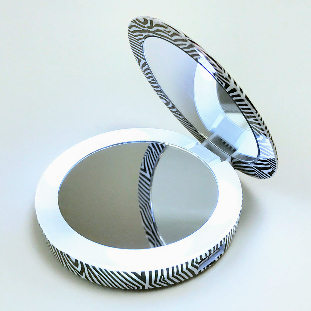 Pearl Mini - LED Ring Light Makeup Mirror & USB Power Bank 1600mAh